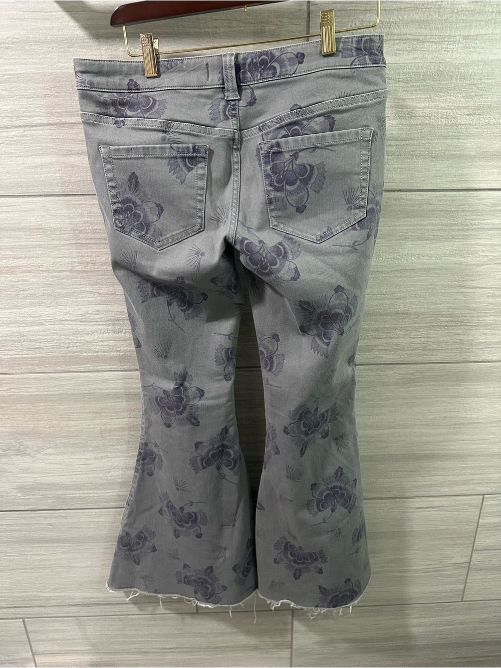 Free People Floral Print low rise bellbottom jeans - Picture 3 of 6